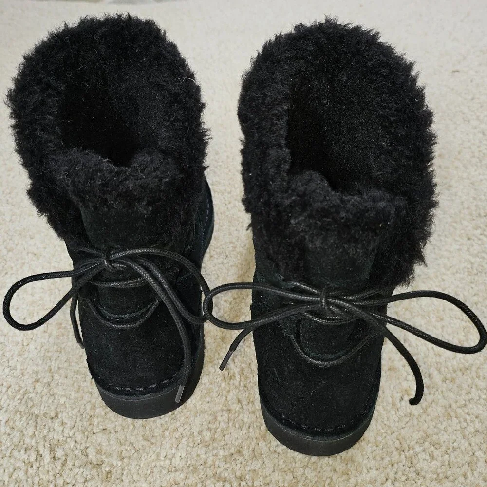 NWOT UGG BLACK SUEDE BOOTS with LACE UP BACK TIES  & COZY PLUSH LINING SIZE 6 - Picture 4 of 12